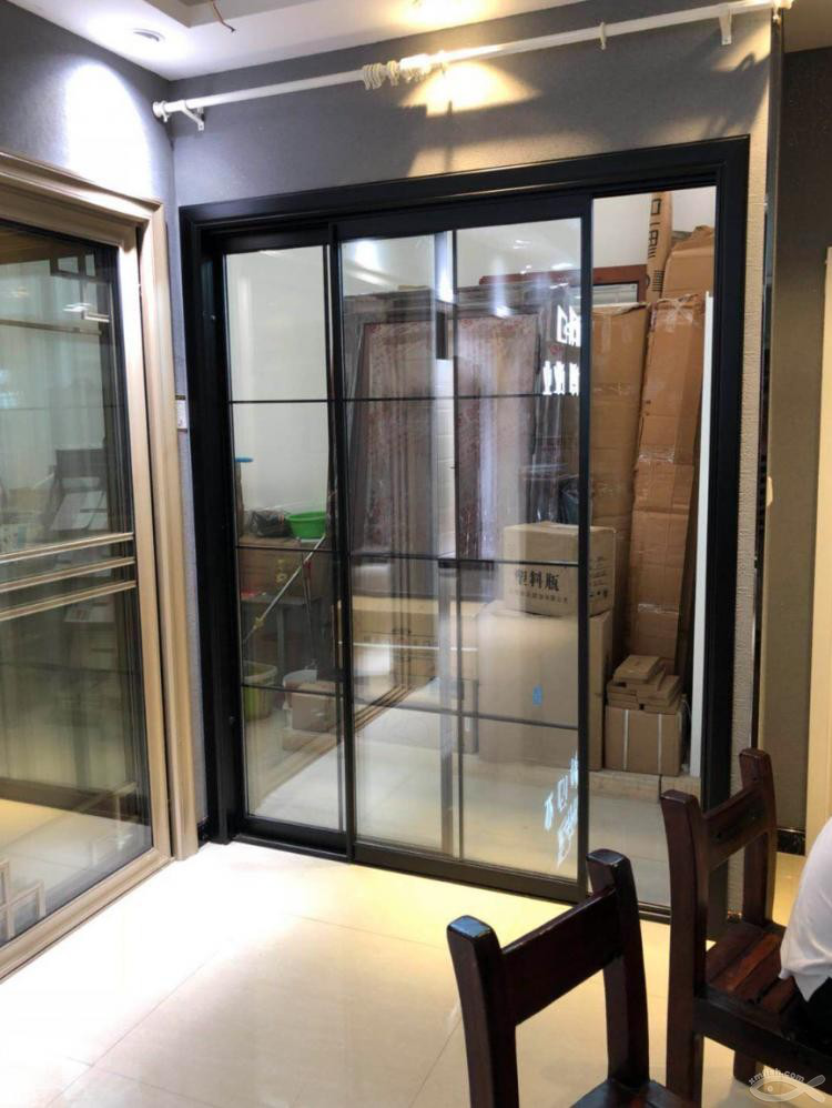 初探小魚網(wǎng)紅門窗店:英博門窗 初探小魚網(wǎng)紅門窗店:英博門窗