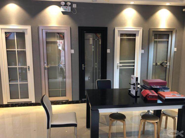 初探小魚網(wǎng)紅門窗店:英博門窗 初探小魚網(wǎng)紅門窗店:英博門窗