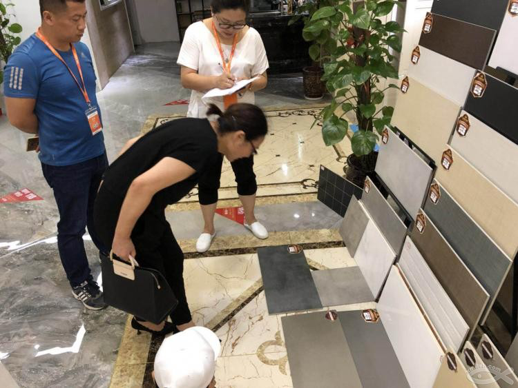 去網紅店選瓷磚,沒想到老板居然和我們是...... 去網紅店選瓷磚,沒想到老板居然和我們是......