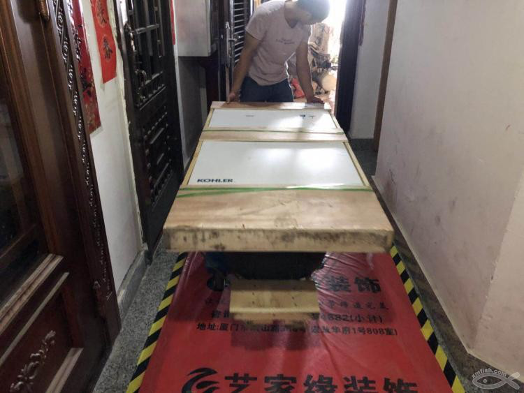 一家四口期盼已久的浴缸入場啦！歡迎你丫！