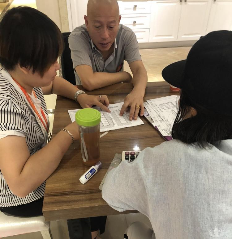 前往宜格空間修改圖紙，體驗到了耐心的服務， 還吃到了傳說中的特色午餐！