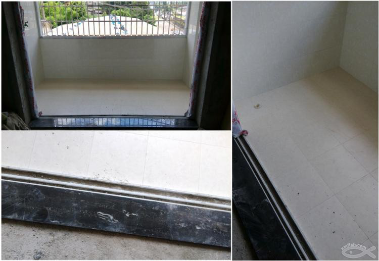 7月29日，鋪磚進行時，集體視察工地中