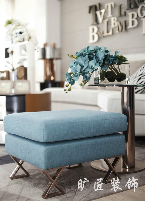 壁紙留下的膠怎么去除？清除壁紙膠的方法